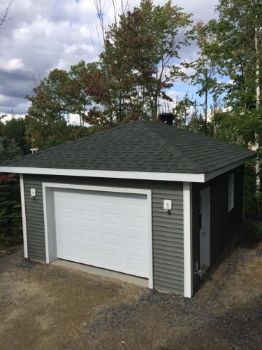 Garage 16' x 22' Magog