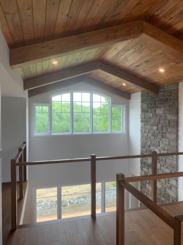 Plafond en planches de pin